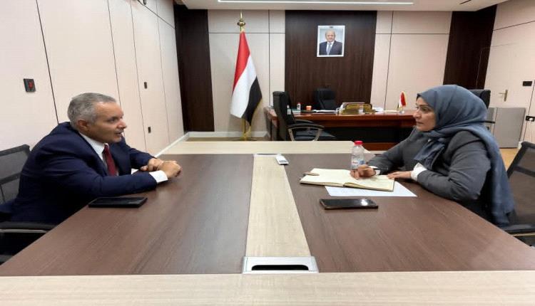 وزير الشؤون الاجتماعية والعمل يبحث مع وزيرة الشؤون القانونية تعزيز التنسيق المؤسسي والقانوني