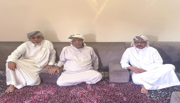التميمي مدير عام مصلحة شؤون القبائل يطمئن على صحة الشيخ سالم بن شحبل وينقل تمنيات قيادة السلطة المحلية له بالشفاء