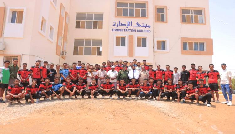 فريق الشعب الرياضي الثقافي بدمون يزور كلية الشرطة حضرموت