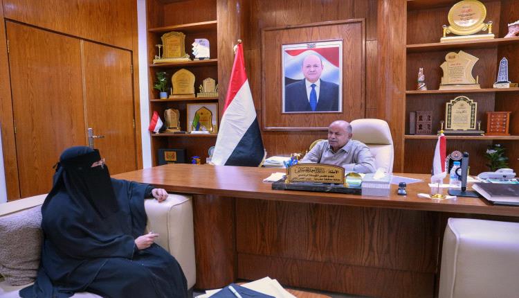 عضو مجلس القيادة محافظ حضرموت يطلع على جهود فرع الهيئة العامة لحماية البيئة بساحل حضرموت