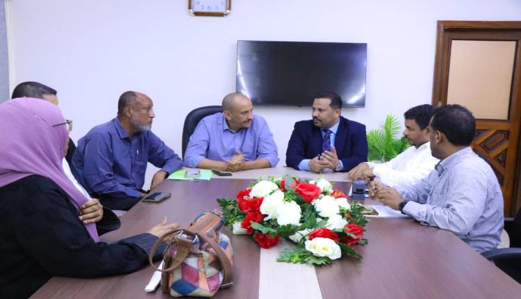 لقاء بعدن يناقش استكمال مشروع الخط الاستراتيجي لشبكة الصرف الصحي في دار سعد