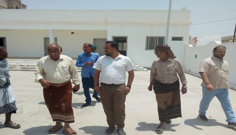 المدير العام لمكتب الشباب والرياضة بساحل حضرموت يدشن زياراته الميدانية بزيارة لمديرية غيل باوزير