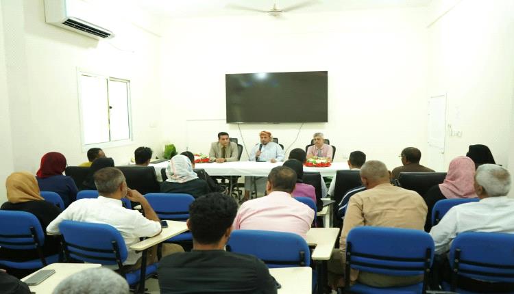 المحافظ الثقلي يطلع على الاستعدادات للعام الأكاديمي الجديد في جامعة أرخبيل سقطرى