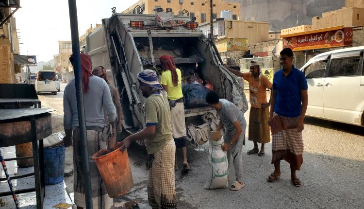 وحدة النظافة والتحسين بمديرية القطن تواصل أعمالها اليومية الميدانية