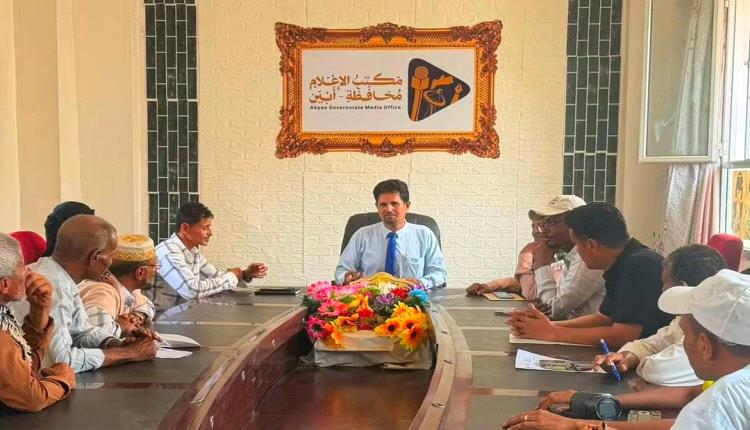 مدير إعلام أبين يؤكد أهمية تطوير الرسالة الإعلامية ويعلن تنظيم دورتين في الفنون الصحفية وصناعة المحتوى