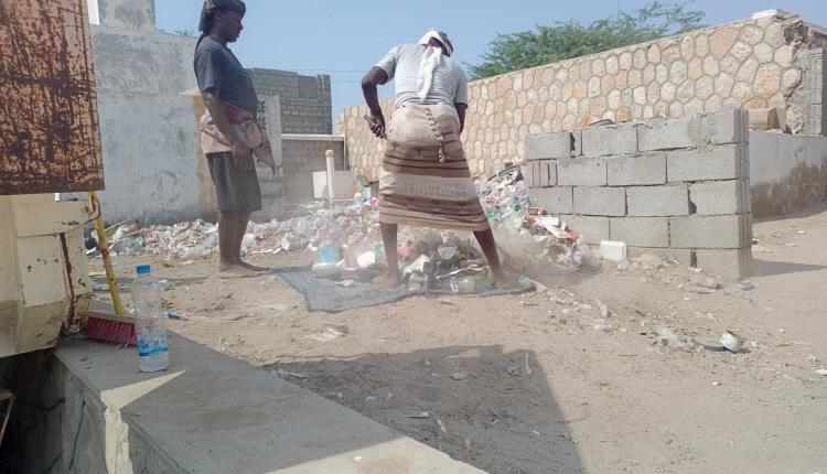 المدحدح يشيد بتعاون صندوق النظافة بأحور في نقل مخلفات المستشفى