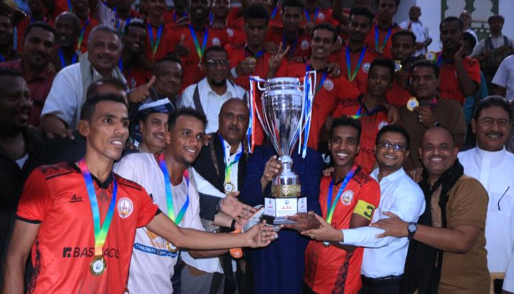 مدير عام تريم يهنئ نادي الوحدة بتتويجه بطلاً لدوري الدرجة الثالثة لأندية وادي حضرموت