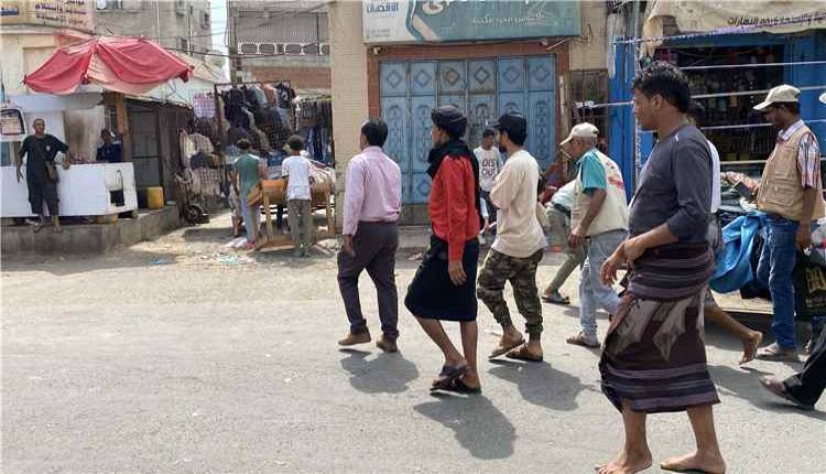 بإشراف مباشر من مدير عام المديرية.. السلطة المحلية بخورمكسر تنفذ حملة لإزالة العوائق من شارع الثقافة