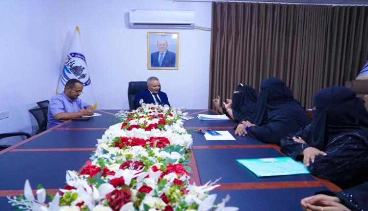 وزير الشؤون الاجتماعية والعمل يلتقي ممثلات الملتقى النسوي لرائدات الأعمال بحضرموت