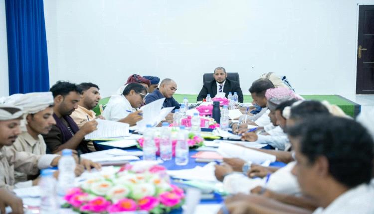 المحافظ الثقلي يترأس اجتماعاً موسعاً لاستكمال خطوات تأسيس المجلس التنسيقي التوافقي بسقطرى