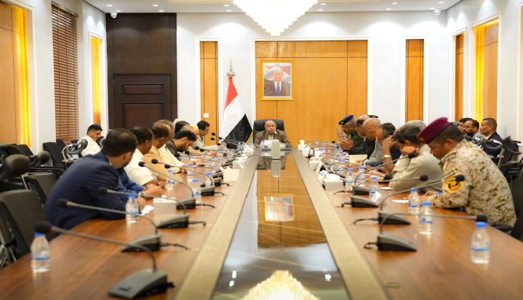 عضو مجلس القيادة محافظ حضرموت يرأس اجتماعا مشتركا لتشديد الرقابة على المنافذ ومكافحة التهريب