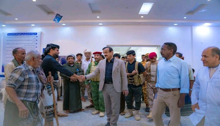 المحافظ بن الوزير يتفقد هيئة مستشفى شبوة ويبحث تعزيز خدماتها الطبية والتخصصية