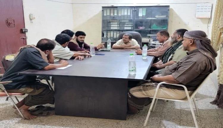 مدير عام كهرباء أبين ينفذ نزولاً ميدانياً للمنطقة الوسطى لحجز أرض مشروع الطاقة الشمسية