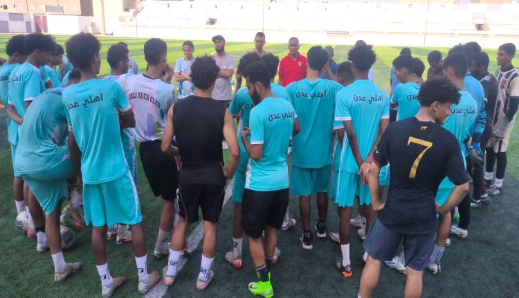الخضيري يحث الفريق الأول على العودة ببطاقة التأهل لربع نهائي كأس الجمهورية