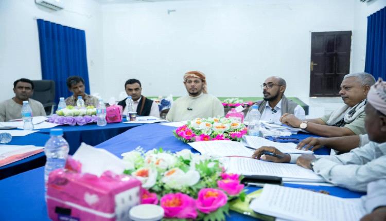 محافظ سقطرى يدشن أعمال اللجنتين السياسية والاقتصادية