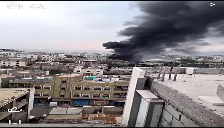 وفاة 4 أشخاص وتسجيل مفقودين في حريق ضخم بمصنع إسفنج بمدينة تعز