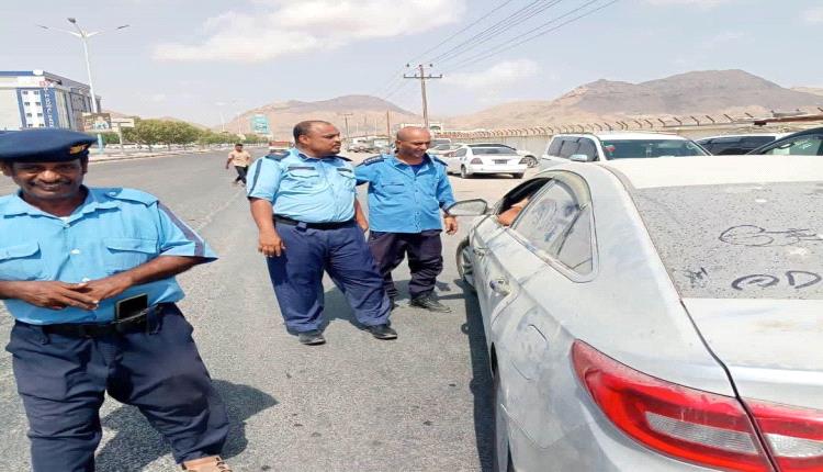 شرطة السير بساحل حضرموت تنفذ حملة ميدانية لضبط المركبات المخالفة وتعزيز الالتزام بالأنظمة المرورية