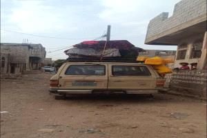 مغادرة أول سيارة من مدينة جعار إلى يافع بحثا عن الخدمات الأساسية