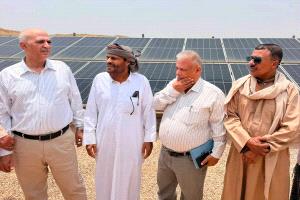 الوزير الشرجبي يتفقد حقل مياه وادي الجزع بمديرية الغيضة