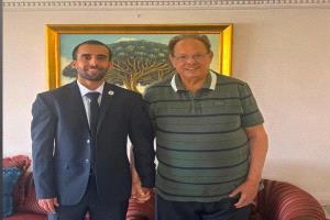 الرئيس علي ناصر محمد يستقبل المدير التنفيذي للمركز الثقافي اليمني البلجيكي في القاهرة لبحث جهود السلام وتعزيز الحوار الوطني