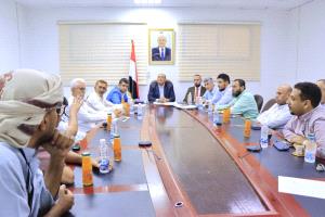 نائب وزير الصناعة والتجارة يناقش مع كبار مستوردي السكر البرازيلي إجراءات فحص علامة (UB) ويؤكد سلامة بقية المنتجات المتداولة في الأسواق