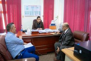 المحافظ بن الوزير يبحث ترتيبات استيعاب مشروع الصندوق الكويتي لتجهيز ورش ومعامل كلية المجتمع بشبوة