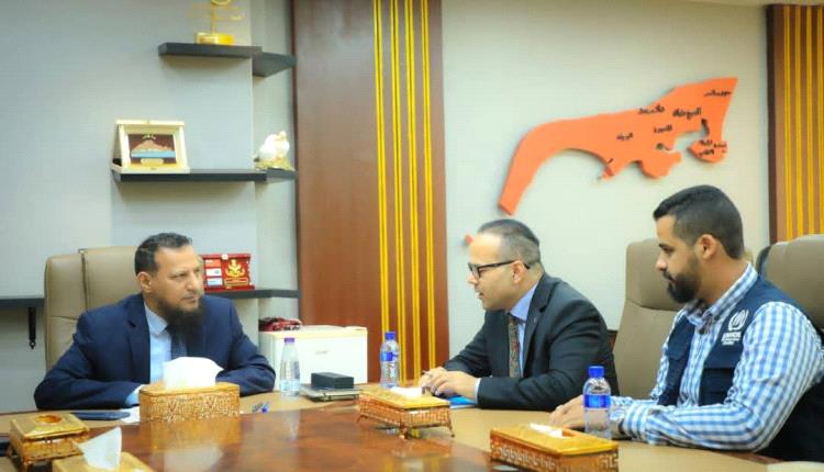 محافظ عدن يبحث مع المفوضية السامية برنامج العودة الطوعية ويتابع تنفيذ أكبر مشاريع الصرف الصحي في العاصمة