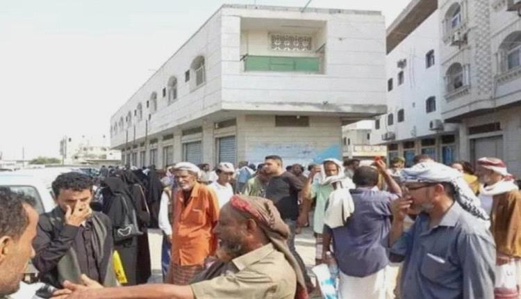 المبعدين المدنيين والعسكريين يناشدون وزارة المالية التدخل العاجل لصرف المرتبات المتأخرة