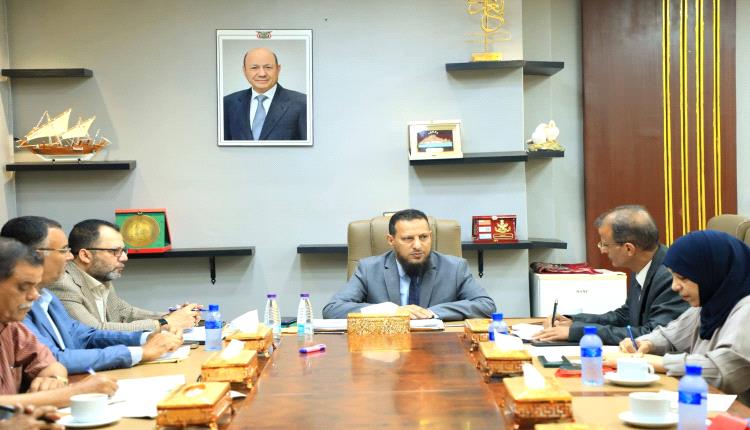 محافظ عدن يدعو إلى تنسيق الجهود بين الشؤون الاجتماعية ومؤسسات المجتمع المدني