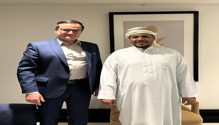 السفير الروسي يبحث أوضاع سقطرى ويشيد بجهود السلطة المحلية في إجلاء السياح