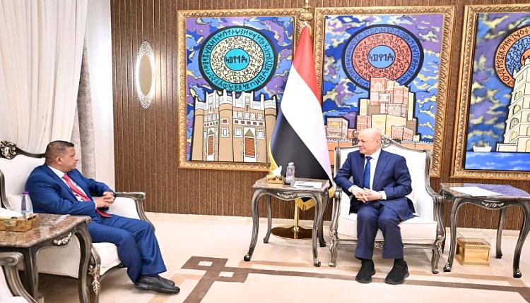 الرئيس العليمي يؤكد حماية حرية الصحافة ويقف مع عدن الغد بعد الاعتداء المسلح