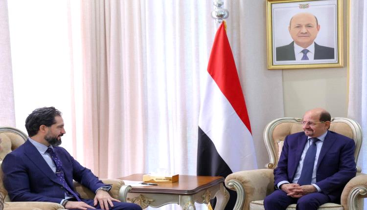 رئيس مجلس الوزراء يستقبل القائم بأعمال السفير الأمريكي لدى اليمن