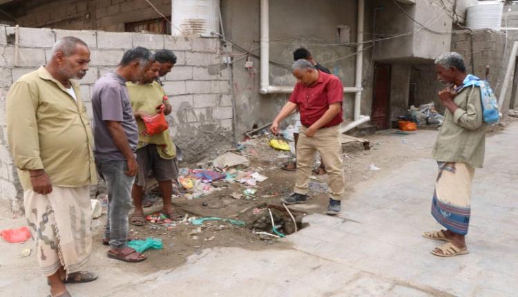 مؤسسة مياه عدن تواصل حملاتها المكثفة لحل مشكلة اختلاط مياه الشرب بخورمكسر