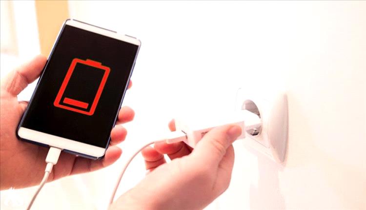 تفاصيل صادمة.. خلاف منزلي حول شحن الهاتف ينتهي بمقتل زوج في مصر