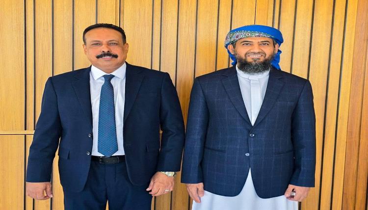 المحرّمي يشدد على تسريع تأهيل الطرق ويؤكد أولوية تطوير البنية التحتية في المحافظات المحررة