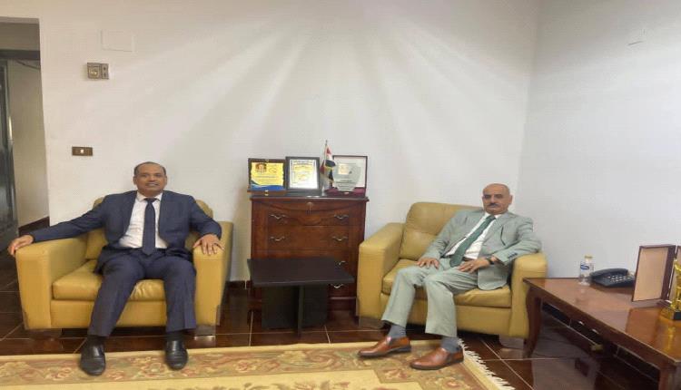 المستشار الصبان يستقبل مدير مكتب طيران اليمنية بالقاهرة لبحث دعم الطلبة اليمنيين