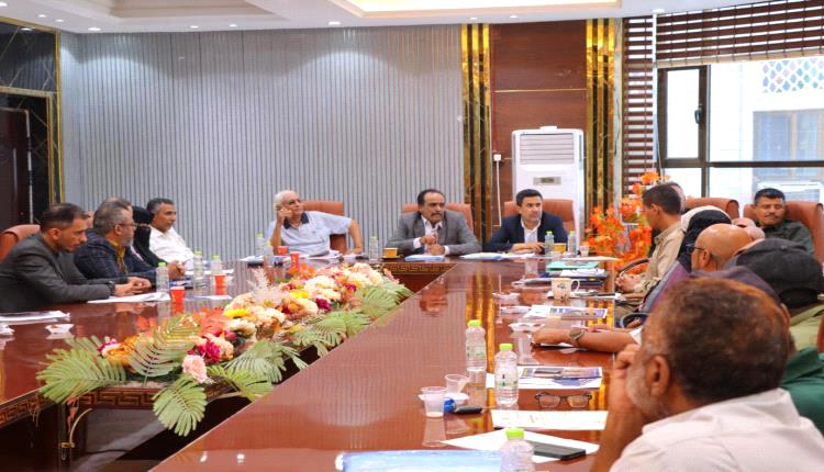 تنفيذية خور مكسر تناقش تقريري المالية والإعلام وتؤكد تعزيز الأداء المؤسسي