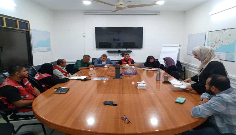 الهلال الأحمر اليمني والصليب الأحمر يناقشان خطة تبادل الأسرى في عدن