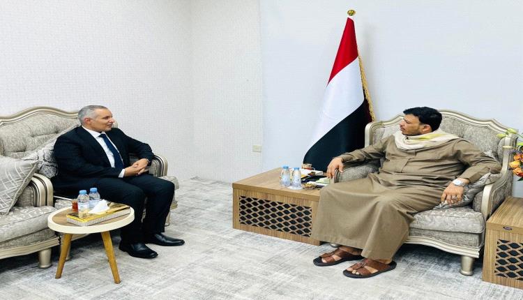 العليمي يلتقي وزير الشؤون الاجتماعية والعمل مختار اليافعي ويؤكد الإلتزام بأولويات المرحلة المقبلة