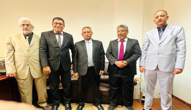 وزير التعليم العالي يتفقد الملحقية الثقافية في الرياض ويثمّن تسهيلات الطلاب اليمنيين