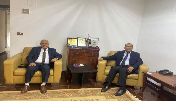 المستشار الثقافي بالقاهرة يبحث مع نظيره في المغرب تعزيز التنسيق المشترك لخدمة الطلبة اليمنيين