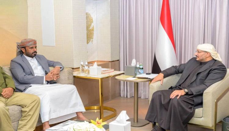 عضو مجلس القيادة طارق صالح يلتقي رئيس حلف قبائل حضرموت الشيخ عمرو بن حبريش