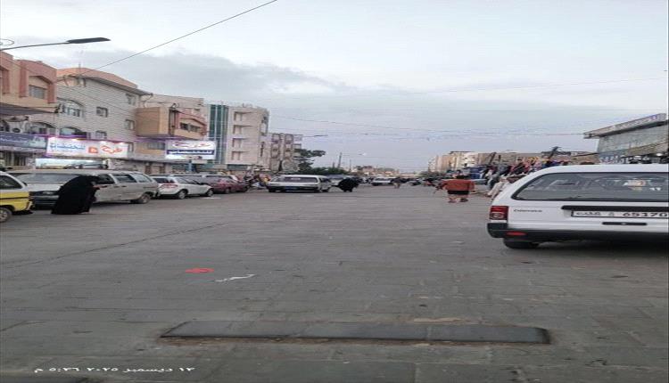 مواطنو عدن يشكون استمرار غلاء المواد الغذائية رغم تراجع سعر الريال السعودي