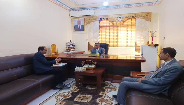 الوزير القدسي يناقش أوضاع التعليم العالي وتحسين الجودة الأكاديمية