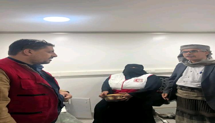 الهلال الأحمر اليمني يطلق المرحلة الثامنة من المستشفى الميداني المتنقل بعتق