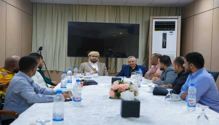 وزير الشؤون الاجتماعية والعمل يلتقي مجموعة من النشطاء الفاعلين في المجتمع المدني بعدن
