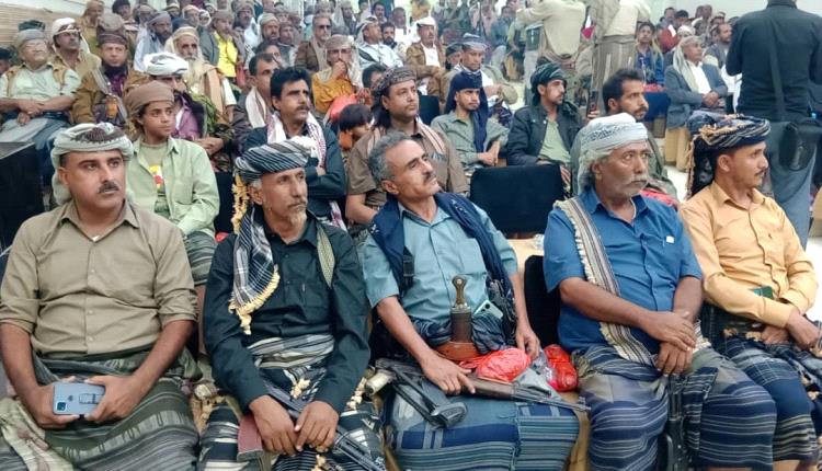 إجماع قبلي ومجتمعي في أبين على أهمية استقرار قيادة الأمن الوطني