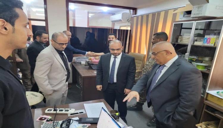 وزير الاتصالات وتقنية المعلومات يطّلع على سير العمل بشركة "تيليمن"