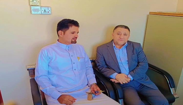 أمين عام محلي أبين يناقش التحضير لمؤتمر الإعلام والتنمية في المحافظة