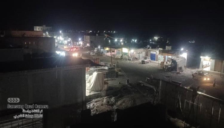 مدير عام الملاح يُدشّن مشروع تركيب إنارة بالسوق العام للمديرية